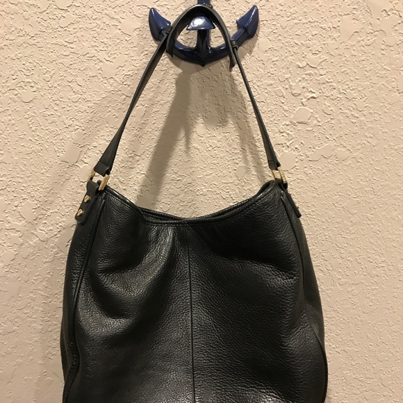 Tory Burch - Amanda Hobo in Black leather - Picture 2 of 4